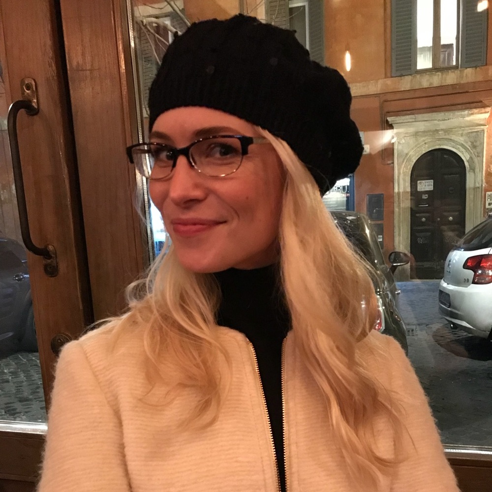 Meet your Posher, Elizabeth